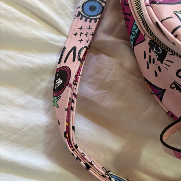 Pink Graffiti Backpack - Picture 11 of 12